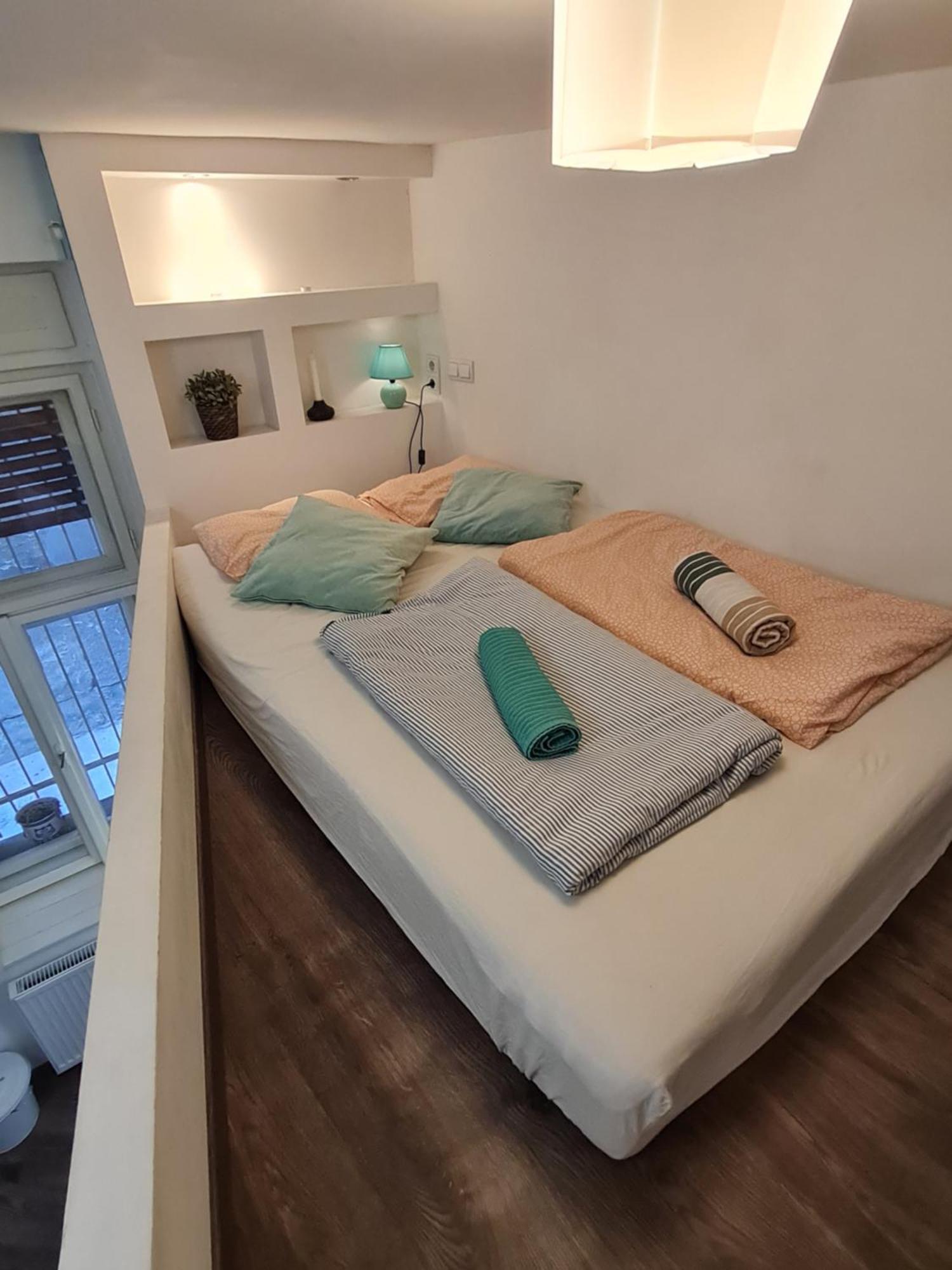 Turquoise Lofts Apartment Budapest Bilik gambar